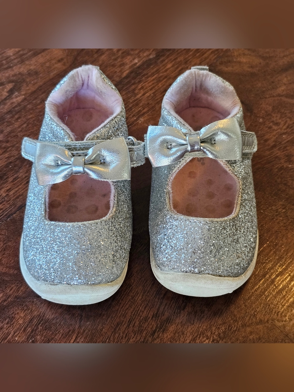 Baby Carters Sparkley Bow Strap Shoes Size 4 for baby